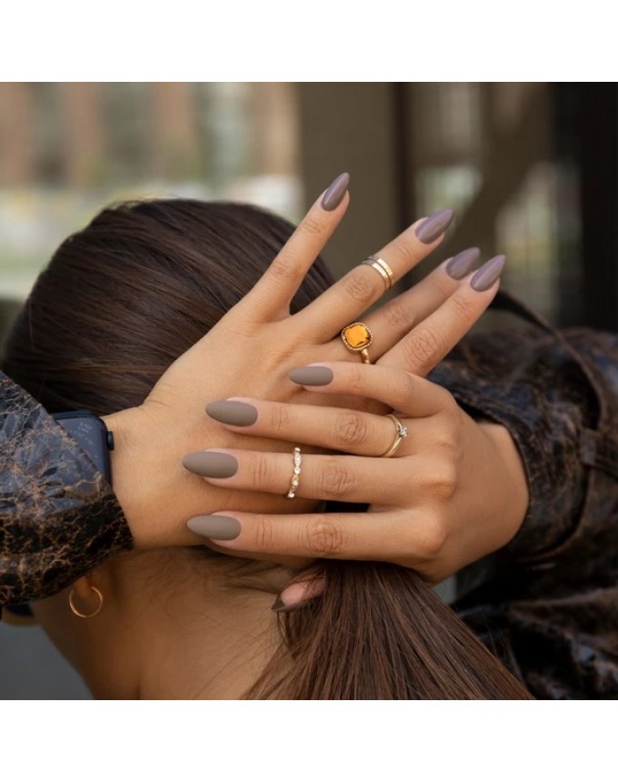 Spiced Brown Nails Are The Autumnal Manicure Color Of The Moment